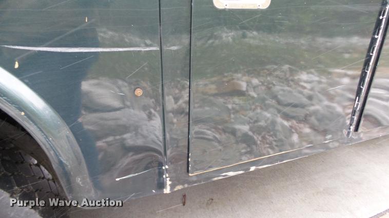 image for item K8064 2001 Ford F550 Super Duty XL utility truck