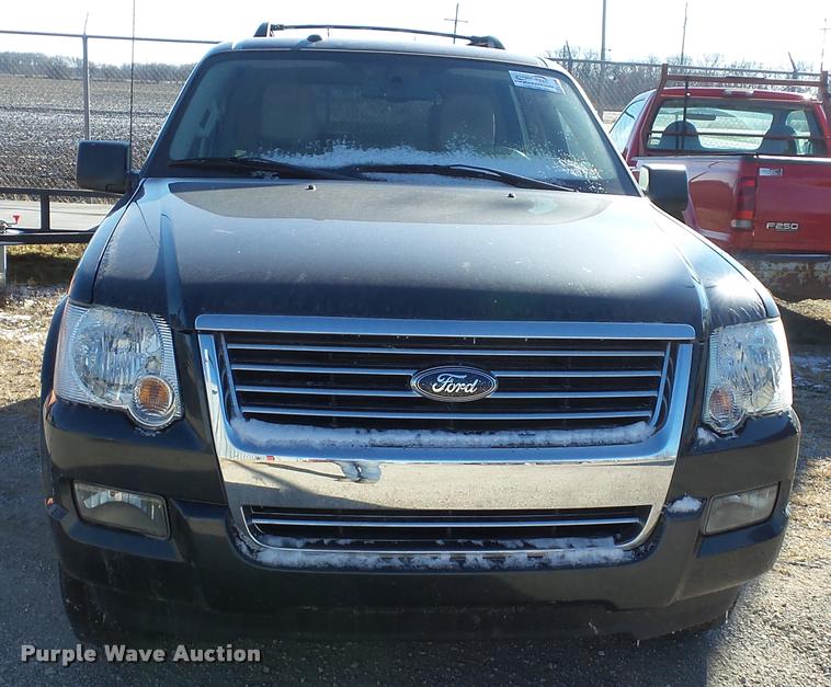 image for item K8068 2010 Ford Explorer XLT SUV