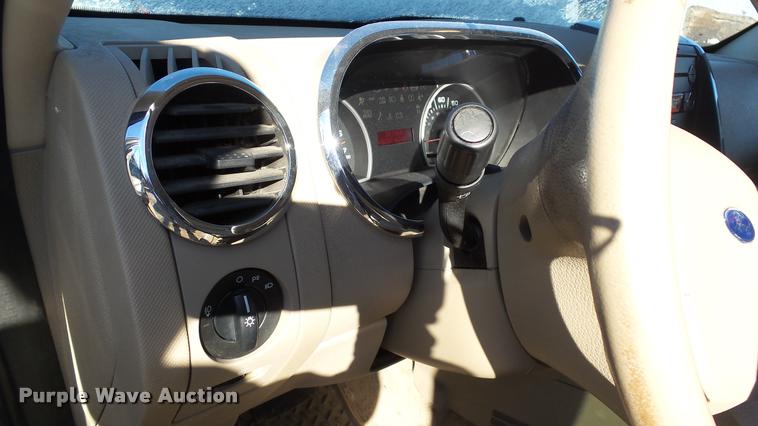 image for item K8068 2010 Ford Explorer XLT SUV