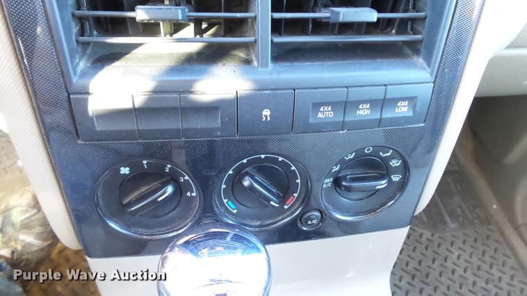 image for item K8068 2010 Ford Explorer XLT SUV