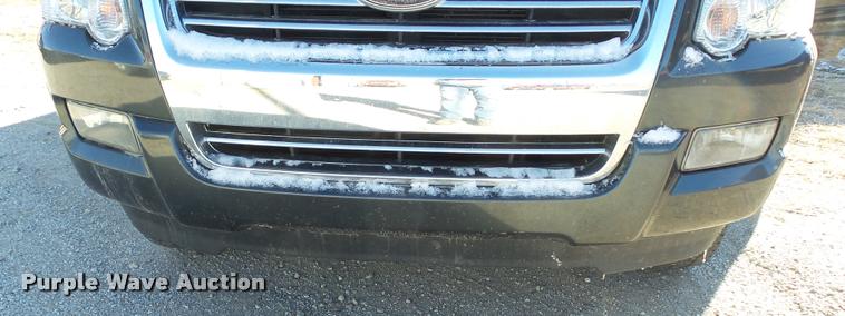 image for item K8068 2010 Ford Explorer XLT SUV