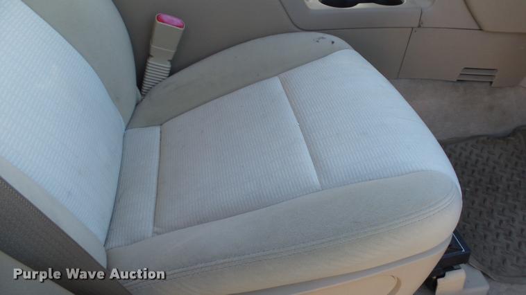 image for item K8068 2010 Ford Explorer XLT SUV