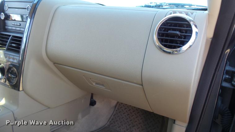 image for item K8068 2010 Ford Explorer XLT SUV