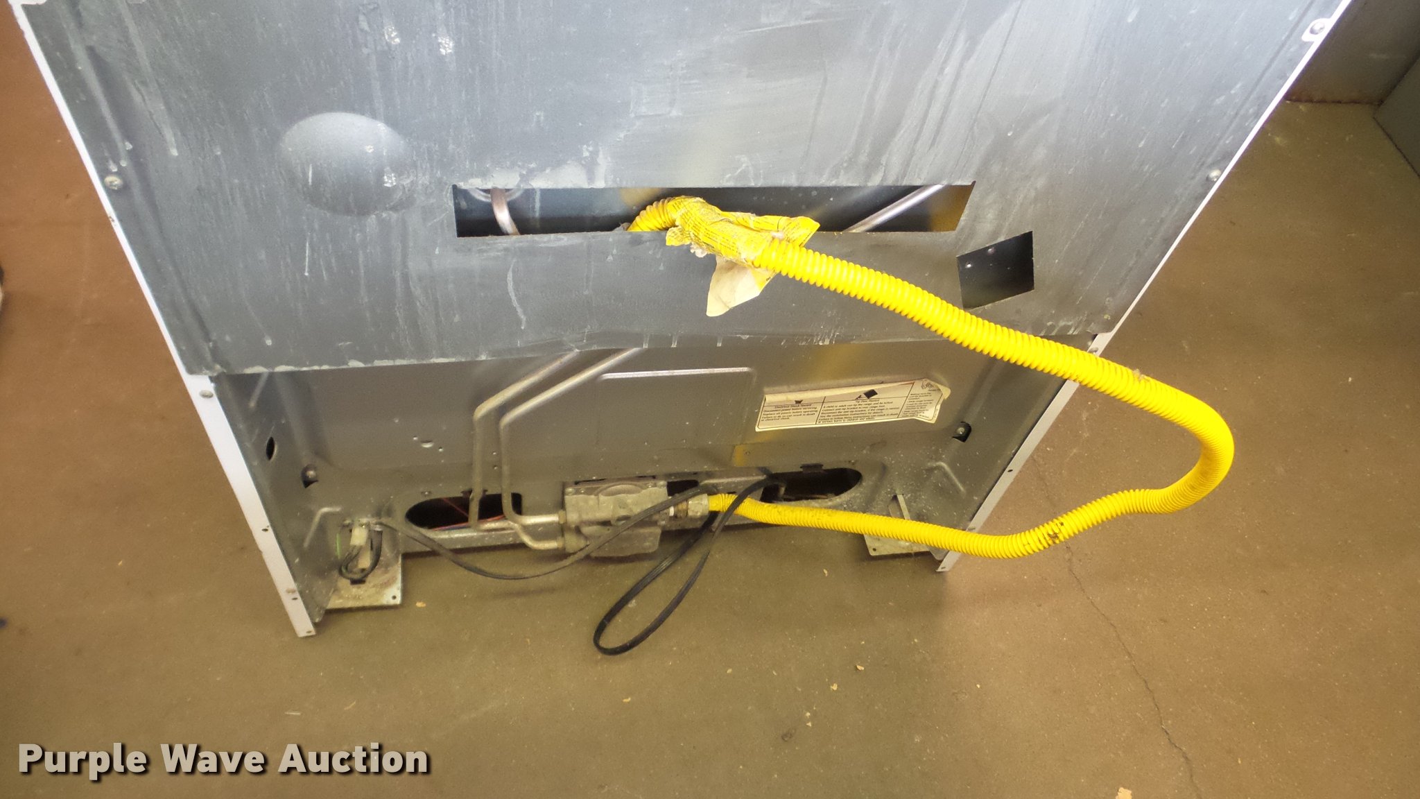 Whirlpool Super Capacity 465 range/oven in Hutchinson, KS Item DF9188