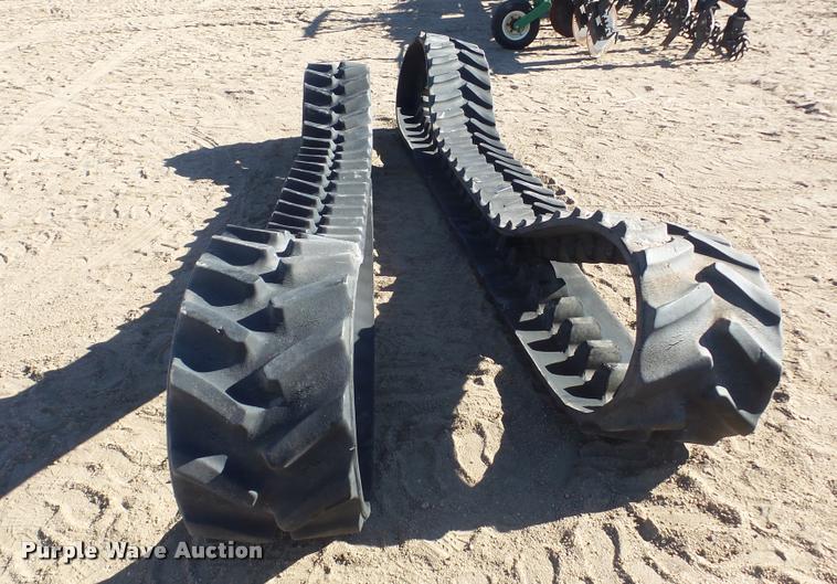 image for item DG9194 (2) John Deere 8400 rubber tracks