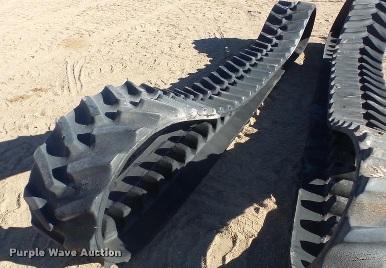 image for item DG9194 (2) John Deere 8400 rubber tracks