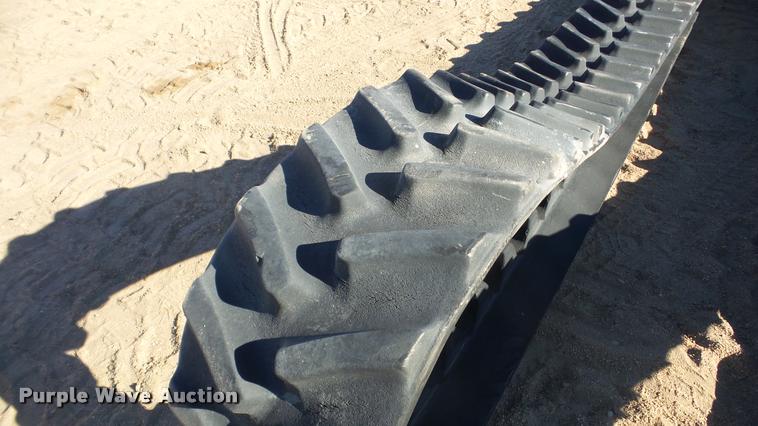 image for item DG9194 (2) John Deere 8400 rubber tracks