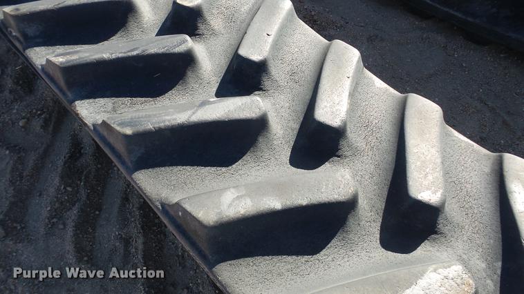 image for item DG9194 (2) John Deere 8400 rubber tracks