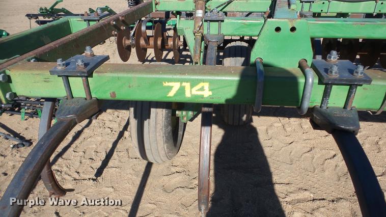 image for item DG9201 John Deere 714 mulch finisher