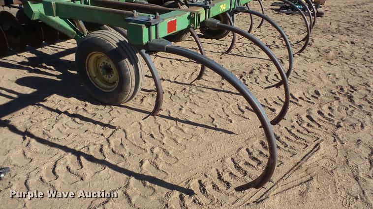 image for item DG9201 John Deere 714 mulch finisher