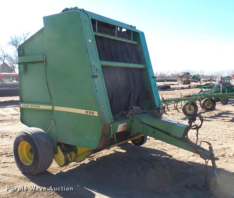 image for item DG9247 1984 John Deere 530 round baler