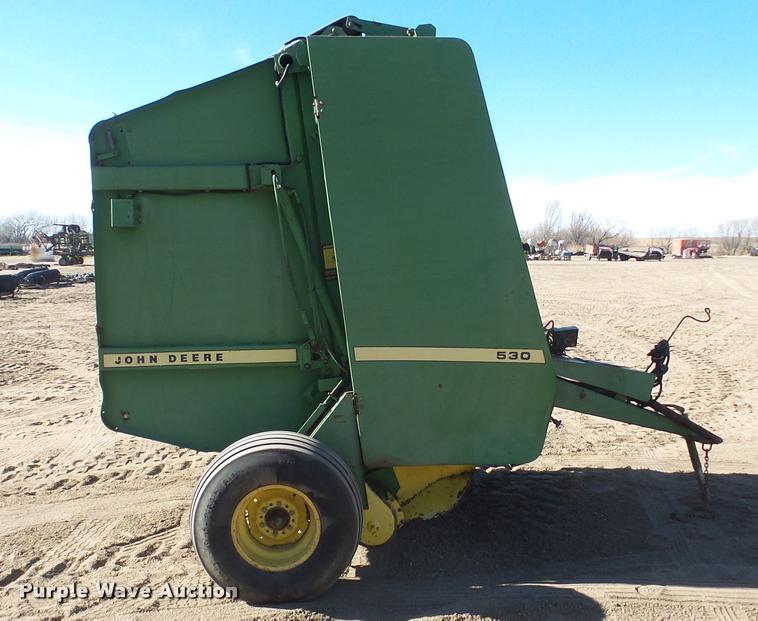 image for item DG9247 1984 John Deere 530 round baler