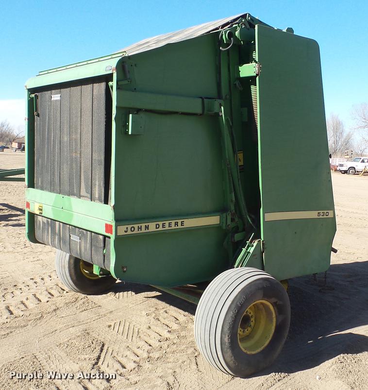 image for item DG9247 1984 John Deere 530 round baler