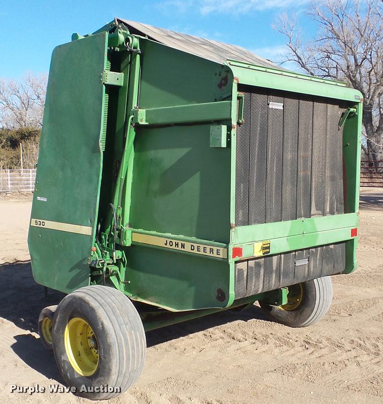 image for item DG9247 1984 John Deere 530 round baler