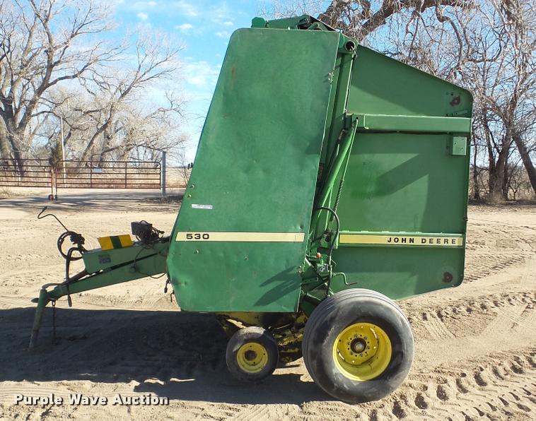 image for item DG9247 1984 John Deere 530 round baler