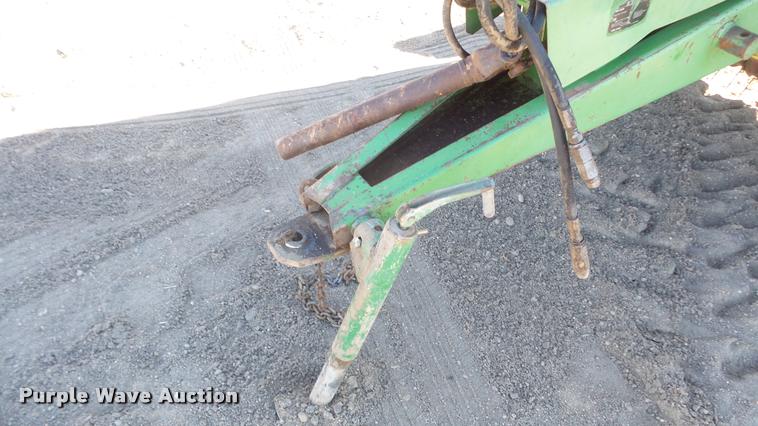 image for item DG9247 1984 John Deere 530 round baler