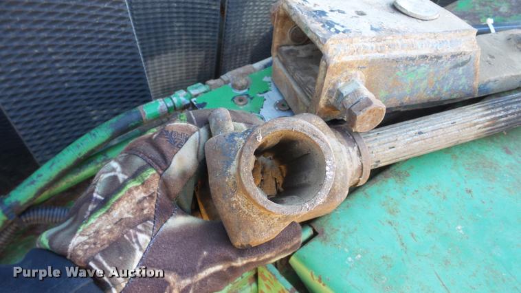 image for item DG9247 1984 John Deere 530 round baler