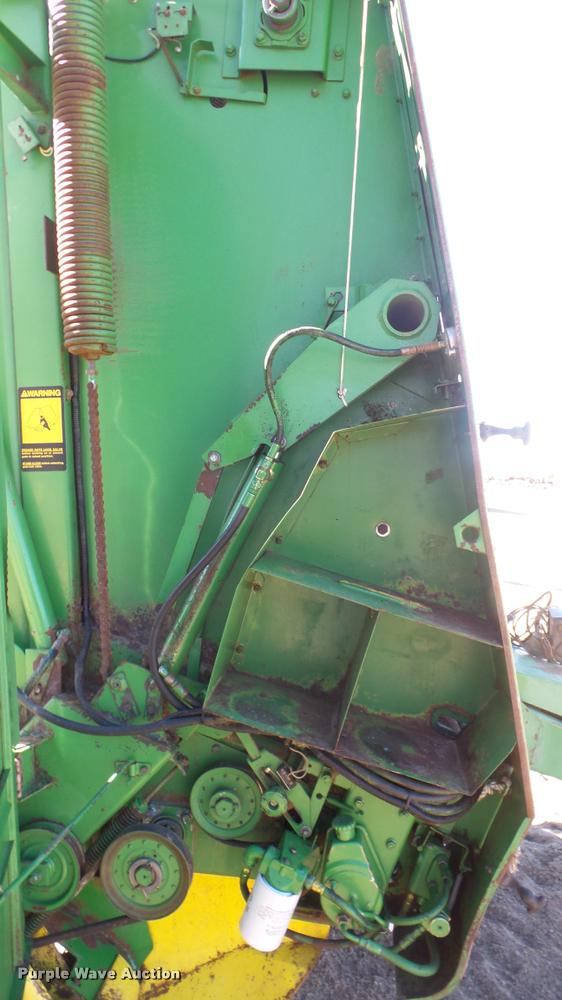 image for item DG9247 1984 John Deere 530 round baler