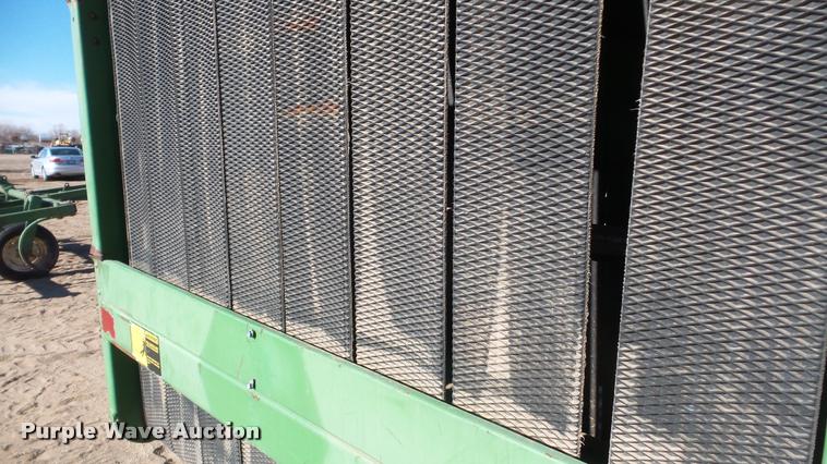 image for item DG9247 1984 John Deere 530 round baler