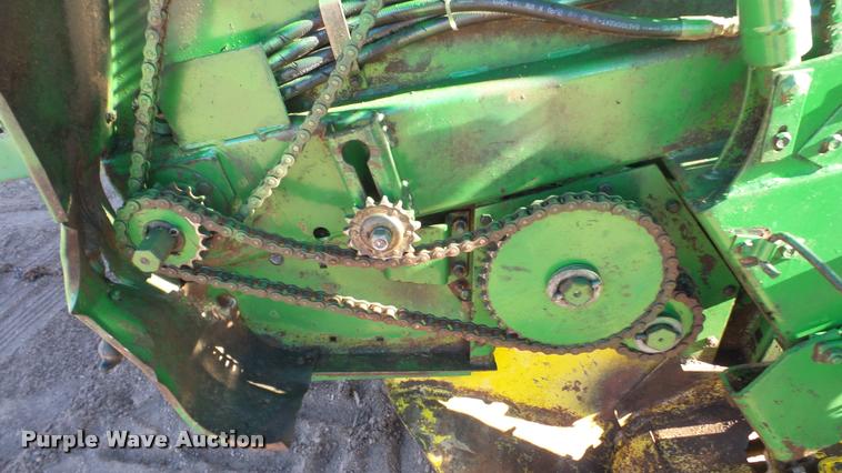 image for item DG9247 1984 John Deere 530 round baler