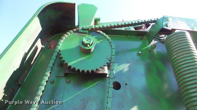 image for item DG9247 1984 John Deere 530 round baler