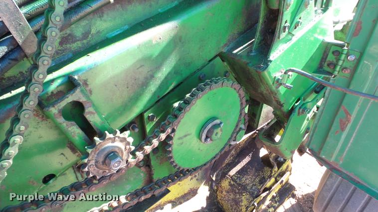 image for item DG9247 1984 John Deere 530 round baler