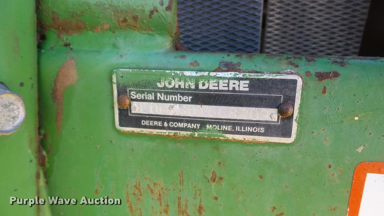 image for item DG9247 1984 John Deere 530 round baler