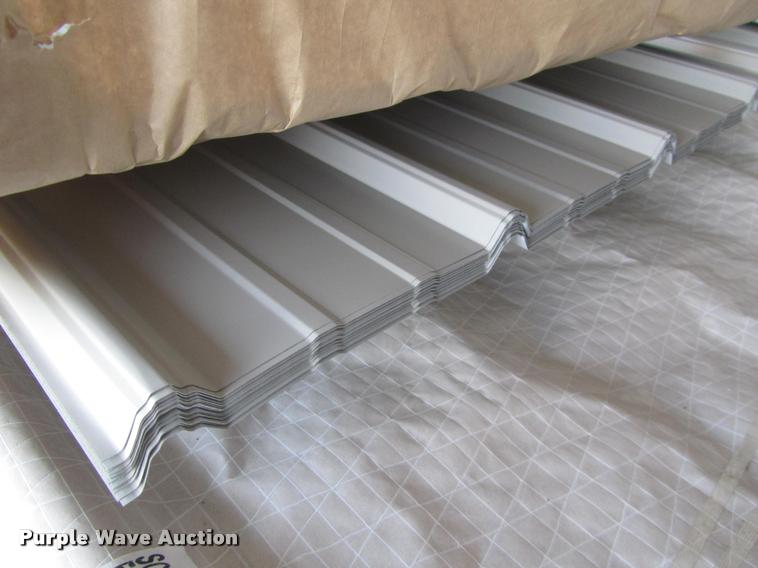 image for item F1747 (30) sheets of metal siding/roofing