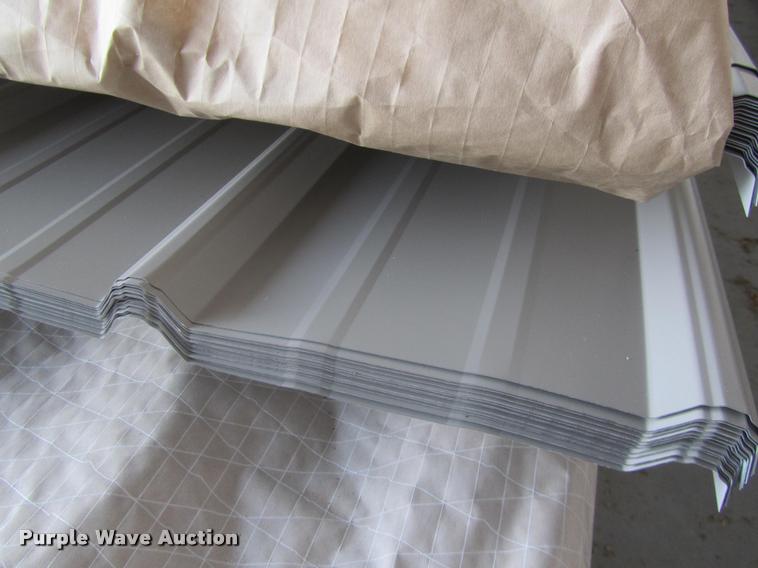 image for item F1747 (30) sheets of metal siding/roofing