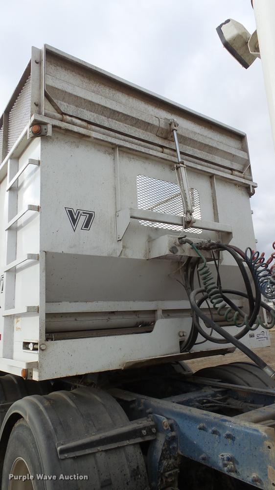 image for item J5724 2007 Artex V7 silage trailer