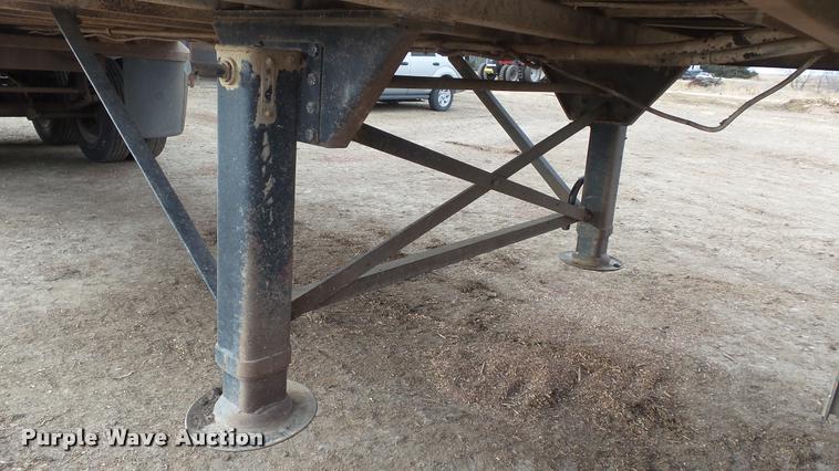 image for item J5724 2007 Artex V7 silage trailer