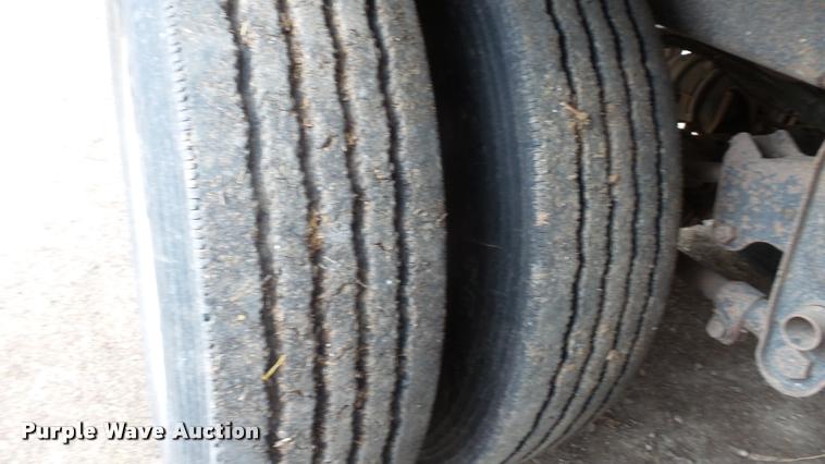 image for item J5724 2007 Artex V7 silage trailer