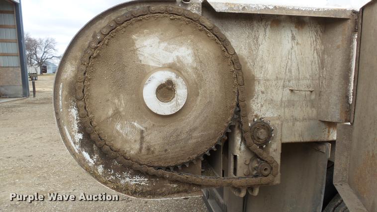 image for item J5724 2007 Artex V7 silage trailer