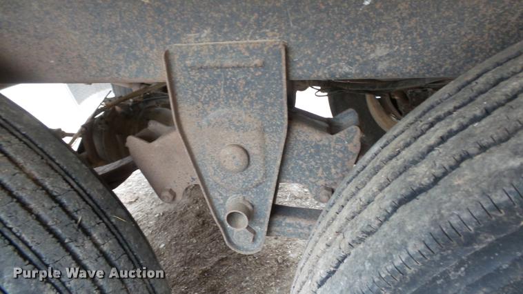 image for item J5724 2007 Artex V7 silage trailer