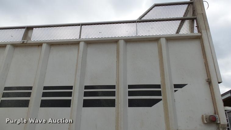 image for item J5724 2007 Artex V7 silage trailer