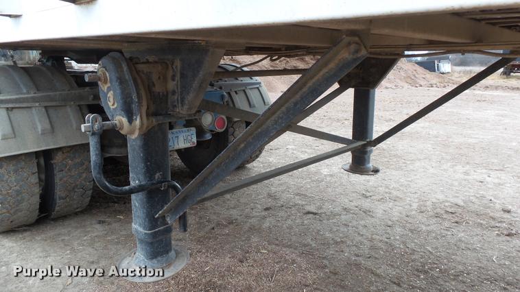 image for item J5724 2007 Artex V7 silage trailer