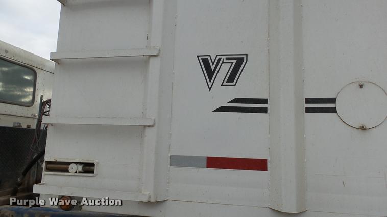 image for item J5724 2007 Artex V7 silage trailer