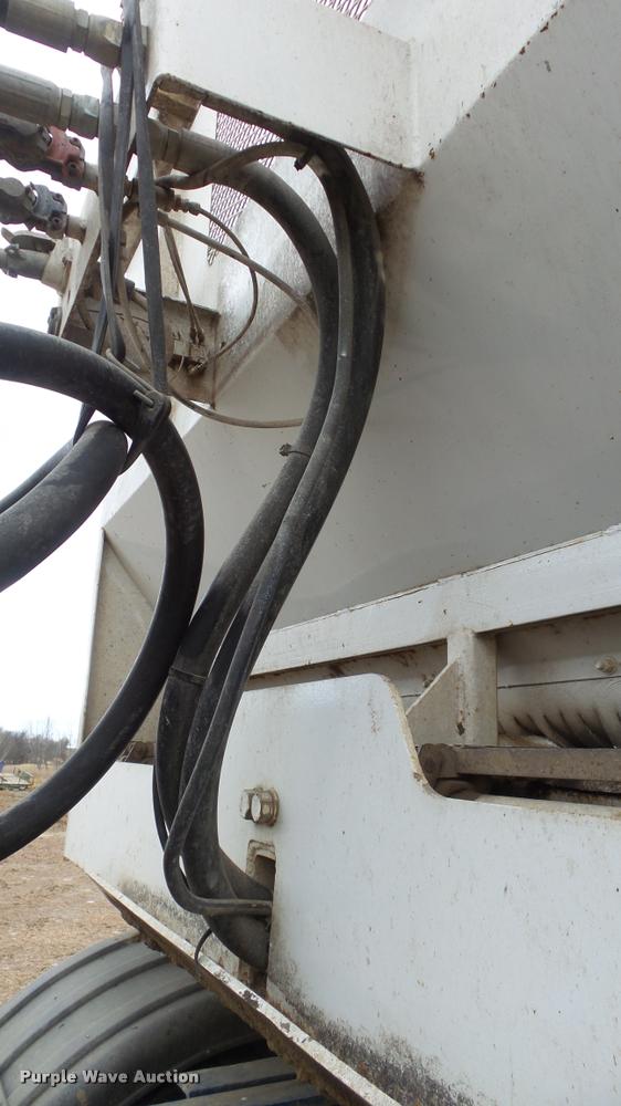 image for item J5724 2007 Artex V7 silage trailer