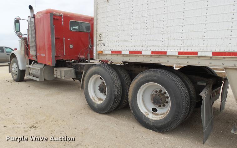 image for item DB1756 1998 Freightliner FLD semi truck