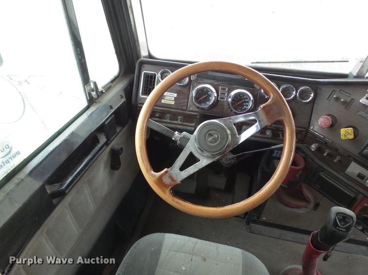 image for item DB1756 1998 Freightliner FLD semi truck