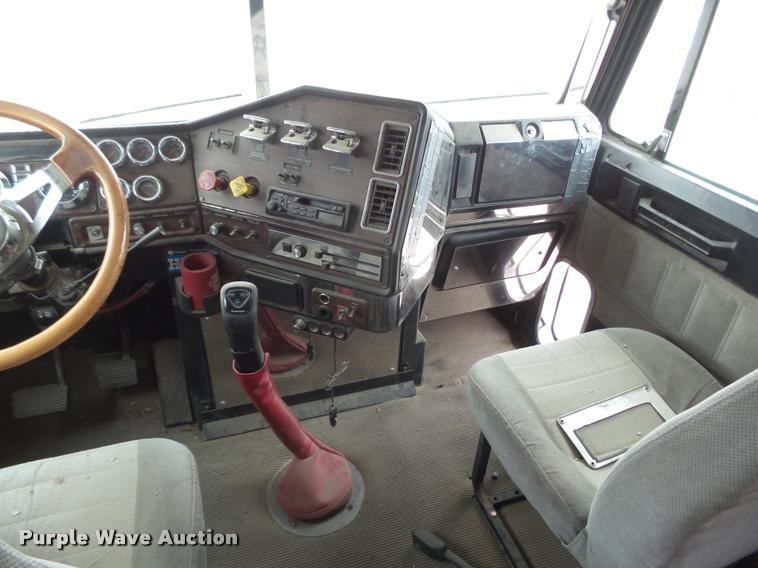 image for item DB1756 1998 Freightliner FLD semi truck