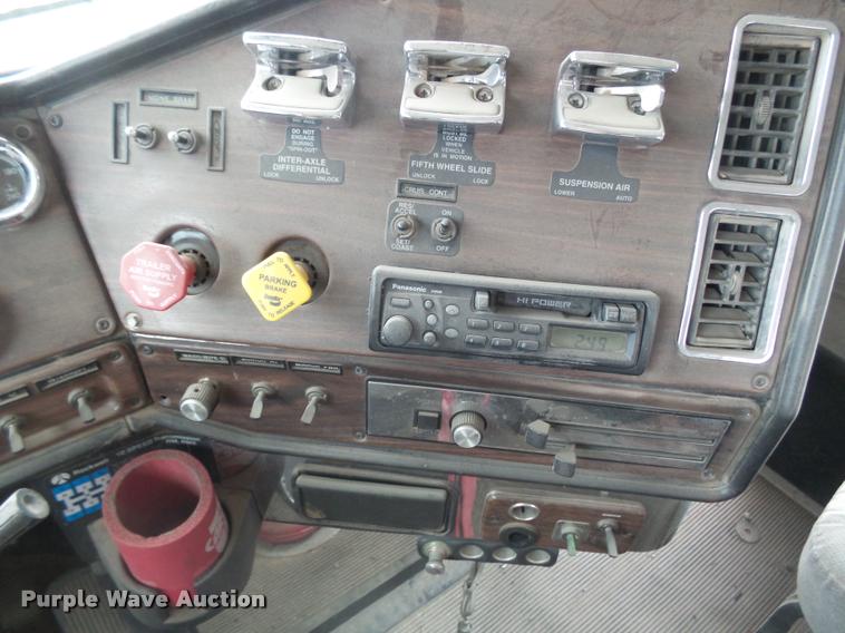 image for item DB1756 1998 Freightliner FLD semi truck