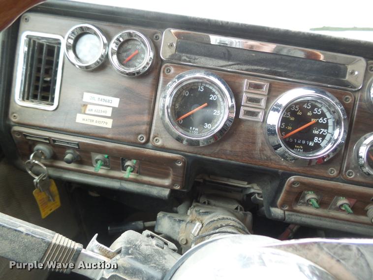 image for item DB1756 1998 Freightliner FLD semi truck