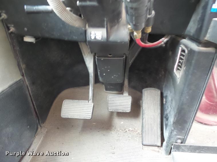 image for item DB1756 1998 Freightliner FLD semi truck