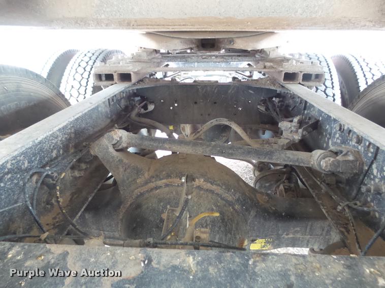 image for item DB1756 1998 Freightliner FLD semi truck