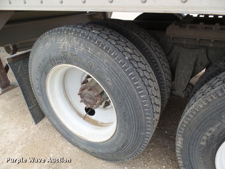 image for item DB1756 1998 Freightliner FLD semi truck