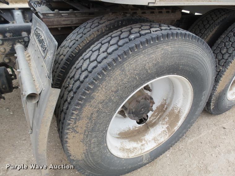 image for item DB1756 1998 Freightliner FLD semi truck