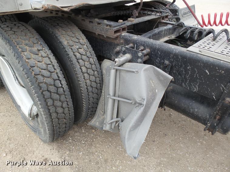 image for item DB1756 1998 Freightliner FLD semi truck