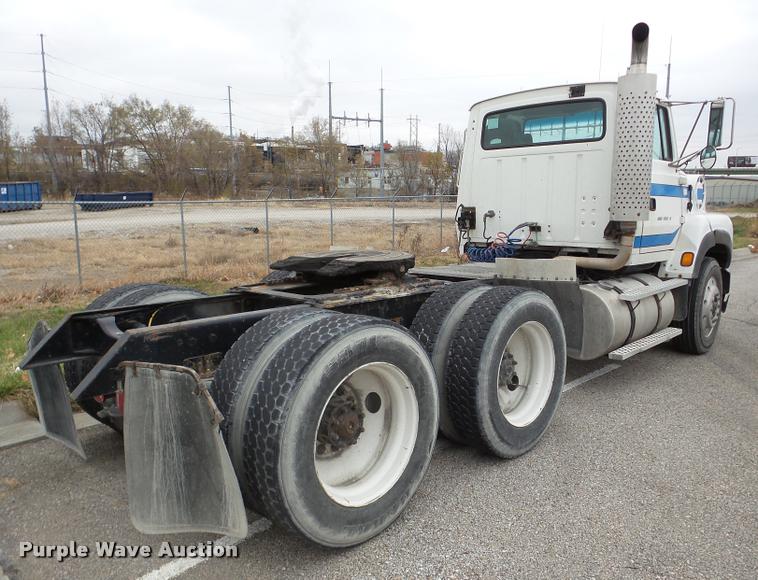 image for item DB5355 1995 Ford LTA9000 Aero Max 106 semi truck