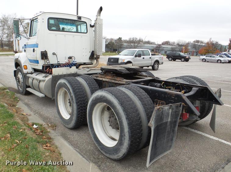 image for item DB5355 1995 Ford LTA9000 Aero Max 106 semi truck